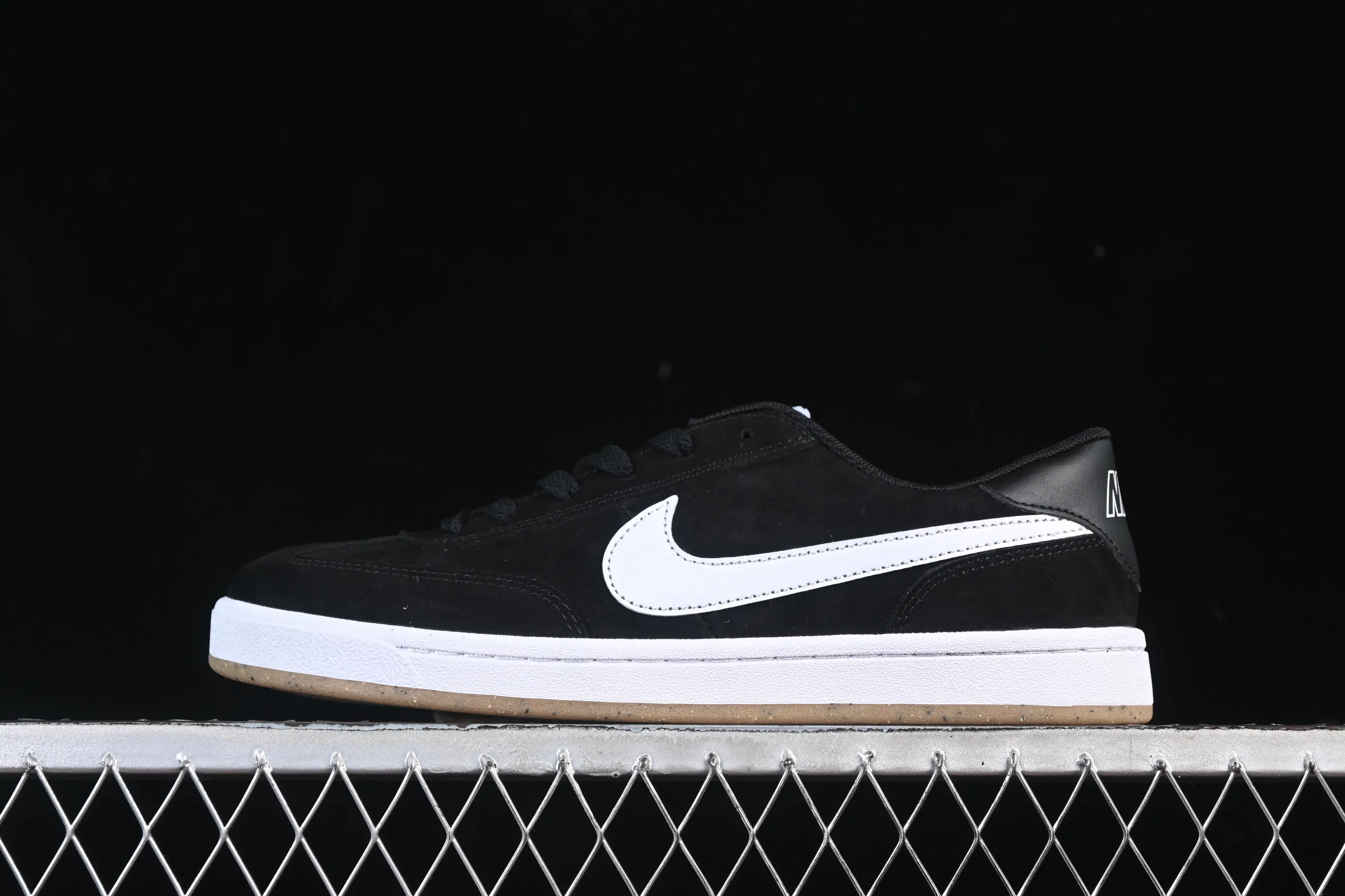 All categories Nk SB Dunk series Nike SB Fc Classic campus sneakers Nike SB Fc Classic Nike autumn and winter campus casual sneakers CJ9961-001